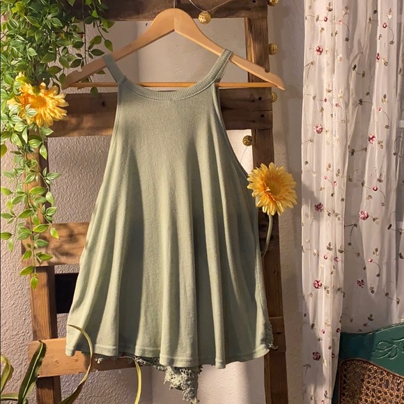 Light green blouse. - Picture 3 of 3